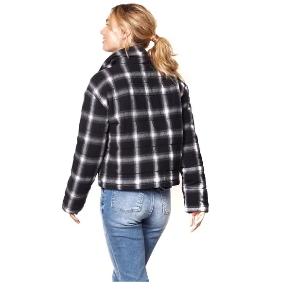 Evereve Lucy Cropped Full Zip Black, White, and Gray Plaid Jacket - Picture 7 of 11